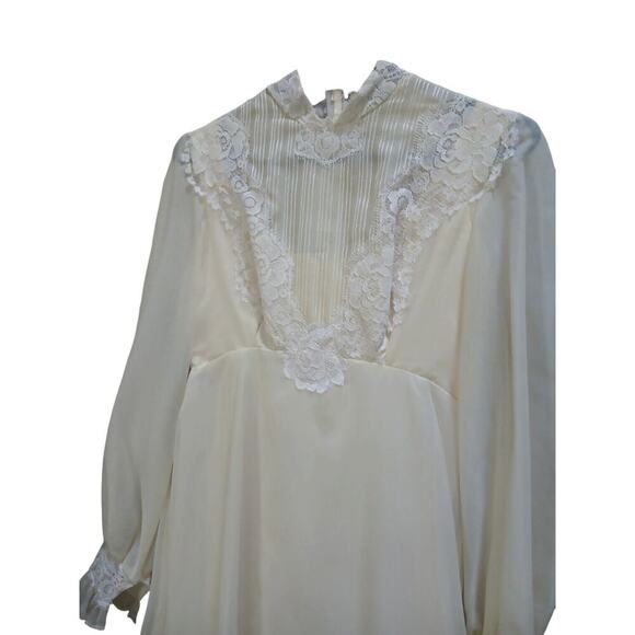Vintage 1970s NWT ILGWU Ivory Wedding Dress Empire Waist Train Lace Fit As 4 - Picture 2 of 16